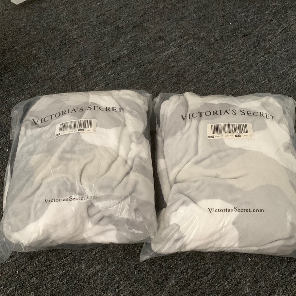 PINK plush fleece Blanket (New) $35/each